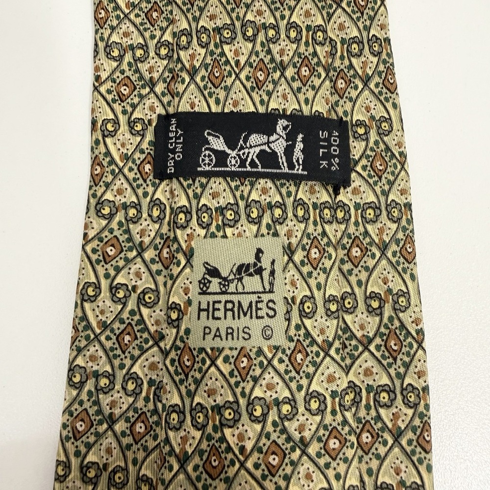 Hermes Men's Tie Geometric Floral Sage Green Silk 7586 SA 3.5" (W) x 57" (L) euc